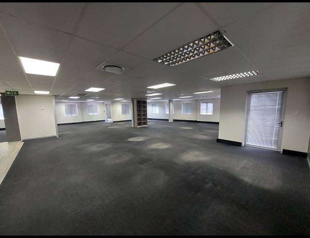 389M² OFFICE TO LET IN GREENSTONE HILL